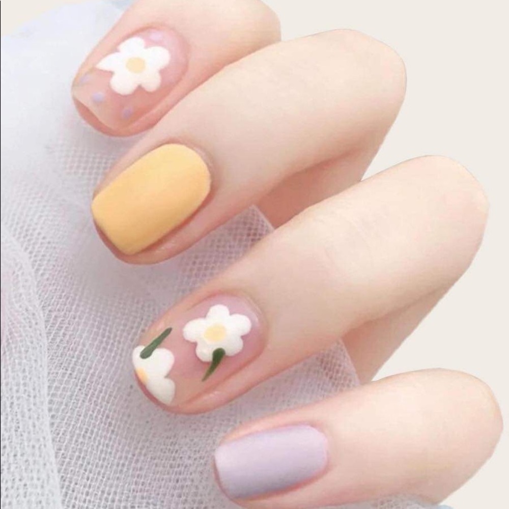 Press on nails